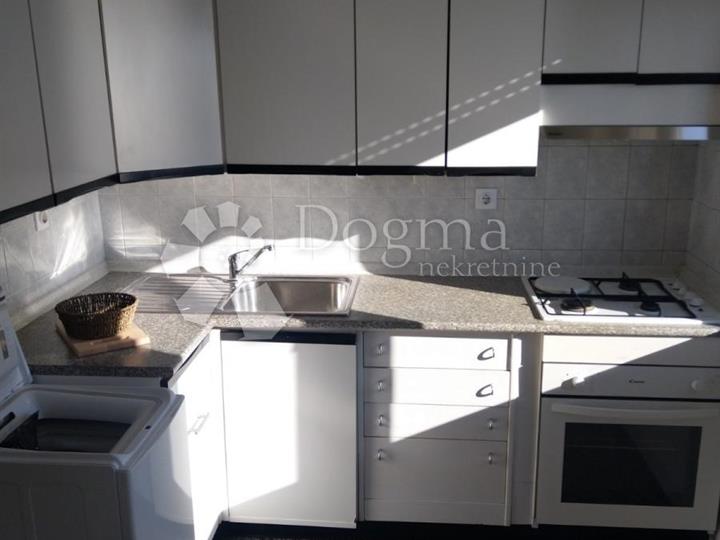 Stan na Pećinama s panoramskim pogledom!