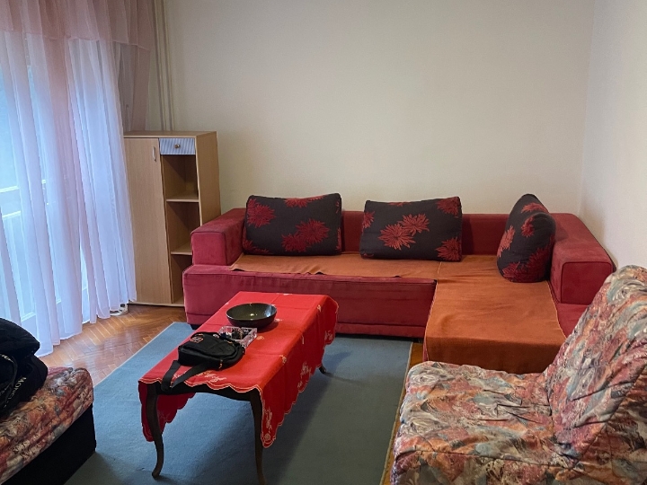 Dvosobni namješten stan