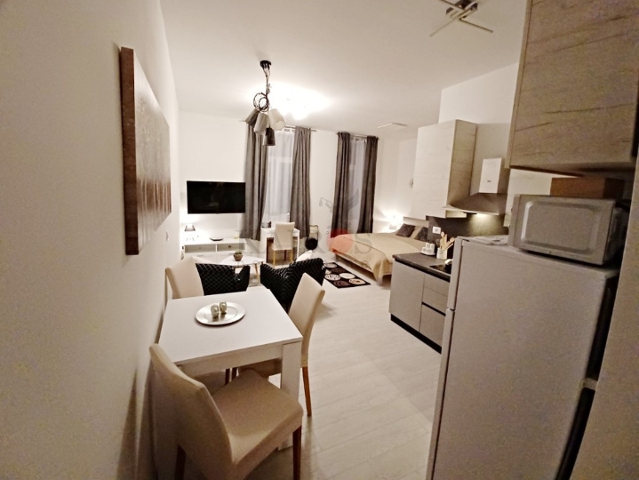 Potok, 37 m2, uključene režije 600€ SLOBODAN OD 01.10.2026.
