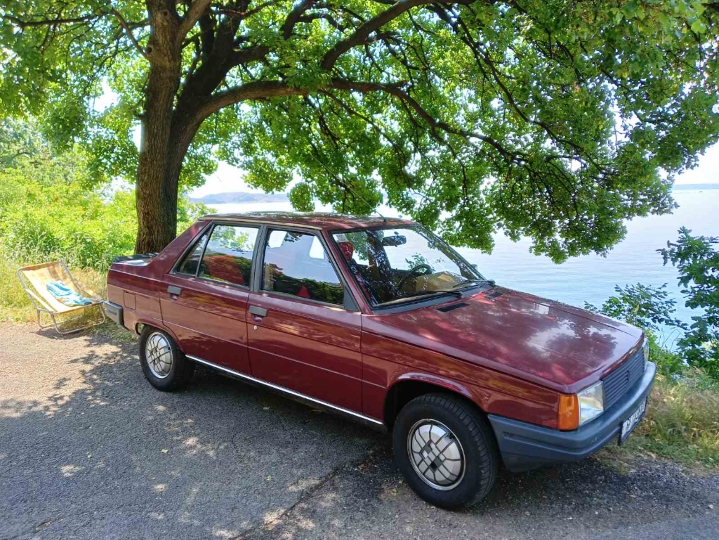 Oldtimer Renault 9