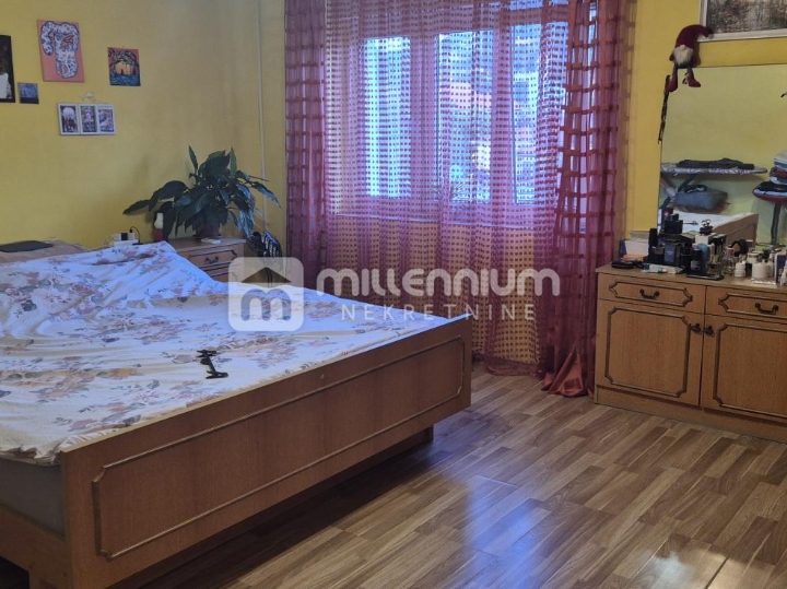 Banderovo, kuća + apartman, garaža i okućnica