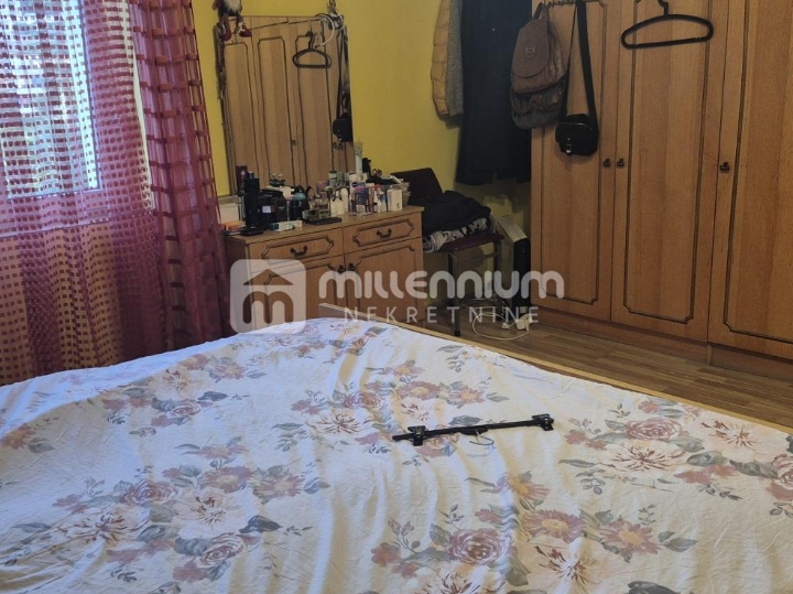 Banderovo, kuća + apartman, garaža i okućnica