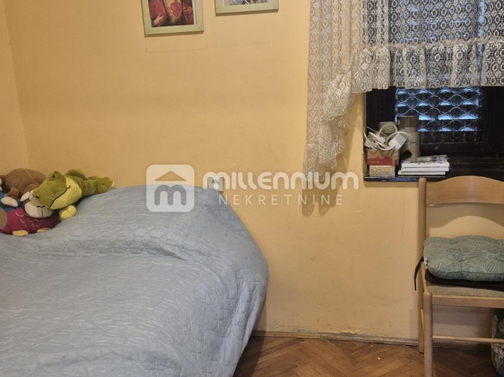 Banderovo, kuća + apartman, garaža i okućnica