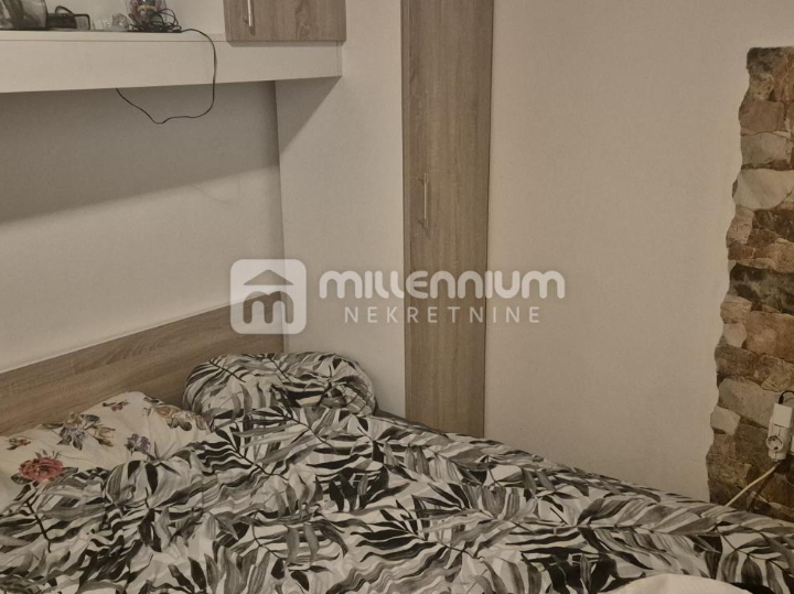 Banderovo, kuća + apartman, garaža i okućnica