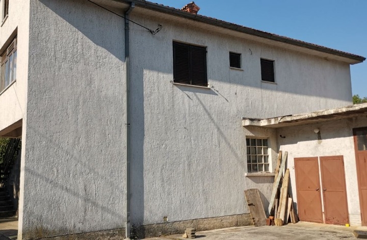 Podhum, samostojeća kuća