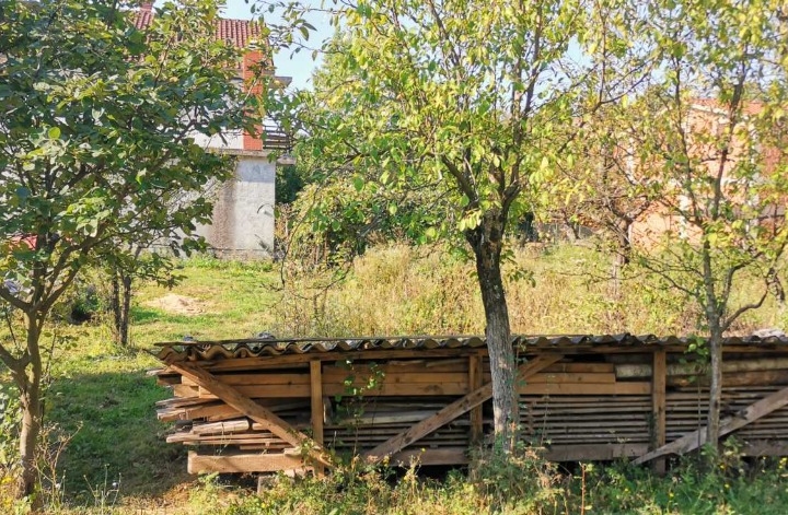 Podhum, samostojeća kuća