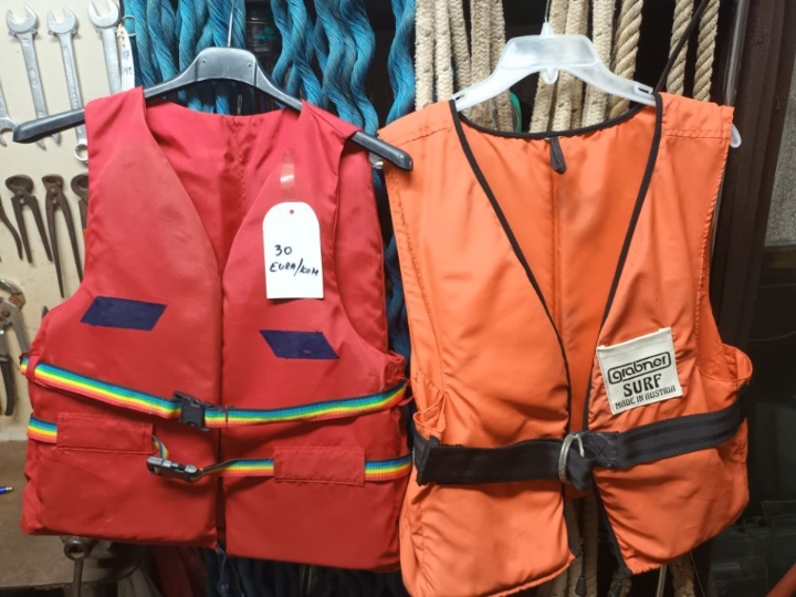 Nautički prsluci, 2 kom. 