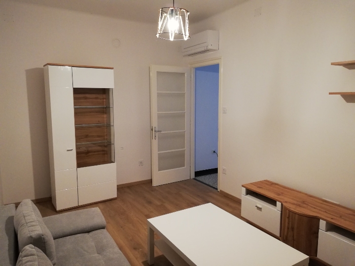 Bulevard, stan 48 m2 najam - Blizu Trsat, Kampus, Centar