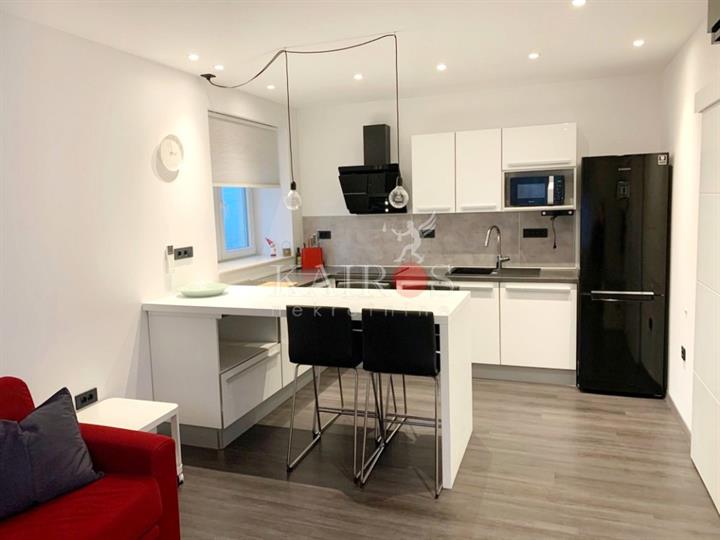 Podmurvice, 40 m2,  moderan 1S+DB