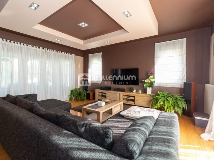 Gorski kotar, Ravna Gora, samostojeća katnica, 360m2