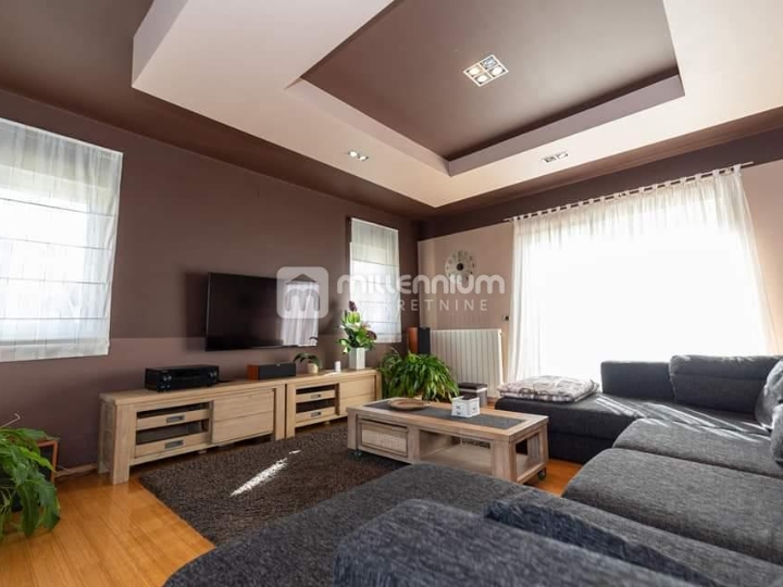 Gorski kotar, Ravna Gora, samostojeća katnica, 360m2