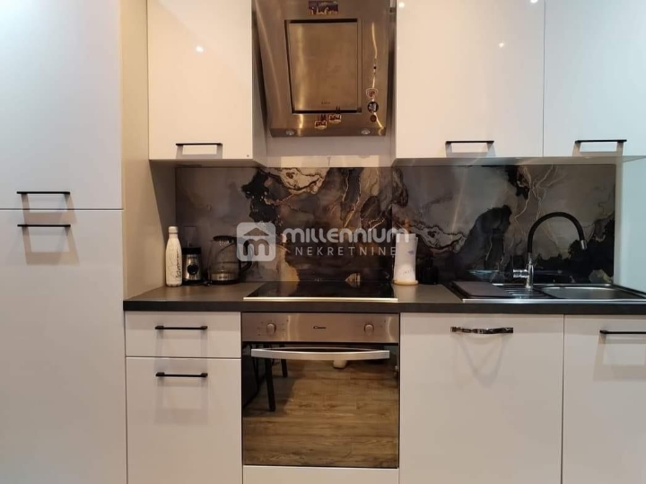 Gorski kotar, Ravna Gora, samostojeća katnica, 360m2