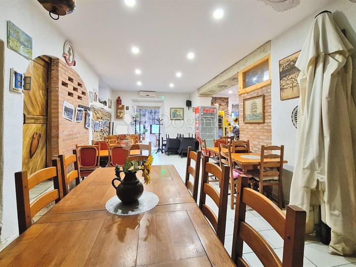 Prodajemo restoran, prvi red uz more