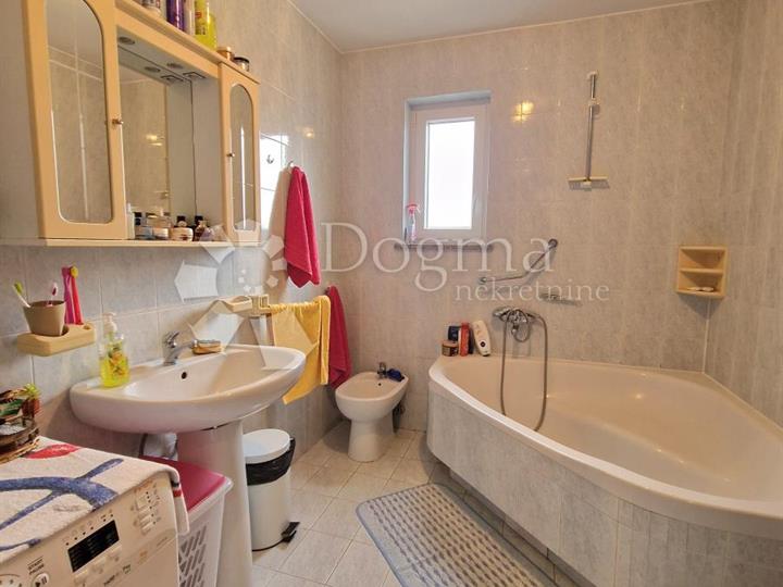 Poreč - Vranići - dobar obiteljski stan 85 m2