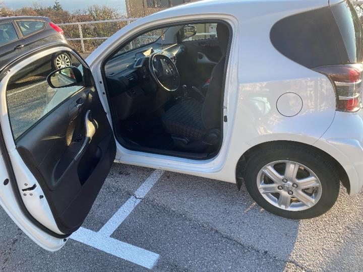 Toyota IQ 1.0