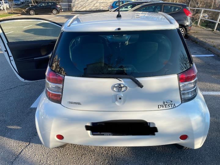 Toyota IQ 1.0