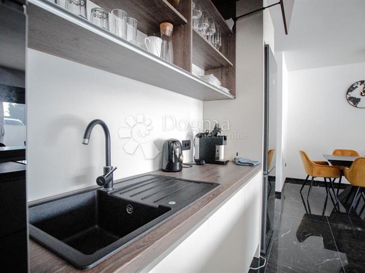 Atraktivan stan novogradnja