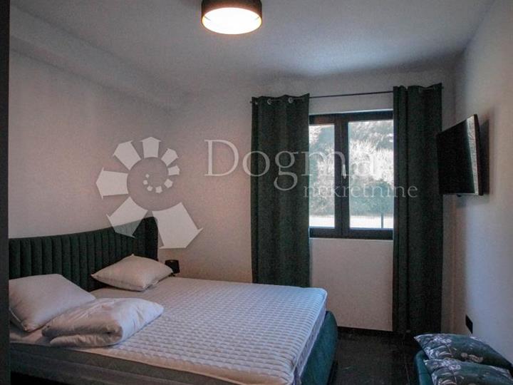 Atraktivan stan novogradnja