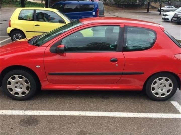 | Peugeot 1.4 benzinac | - Automobili - Burza Oglasi