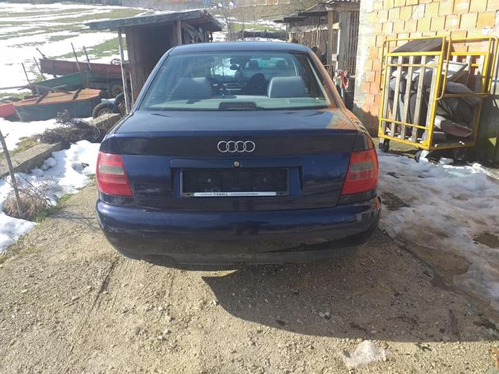 Audi A4, B5
