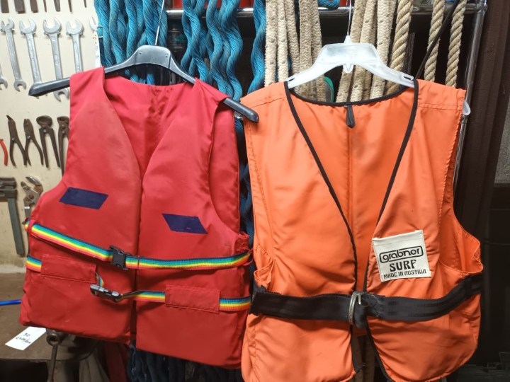 Bakreni kotlić s mješalicom