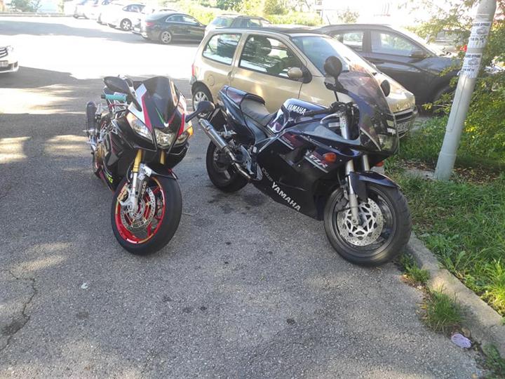 Yamaha FZR1000 exup