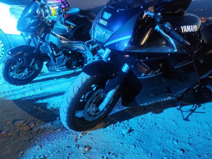 Yamaha FZR1000 exup