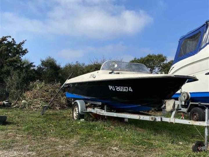 Elan 4m, motor Selva, prikolica