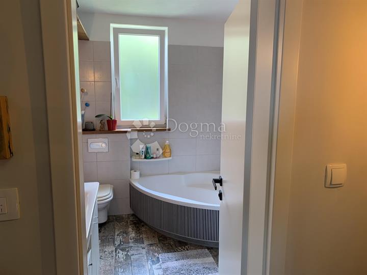 Opatija, 2S+DB s pogledom