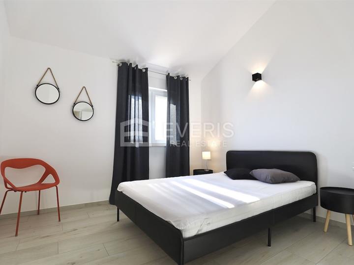 Zamet, dvoetažan stan, 3S+DB, 96m2, s okućnicom