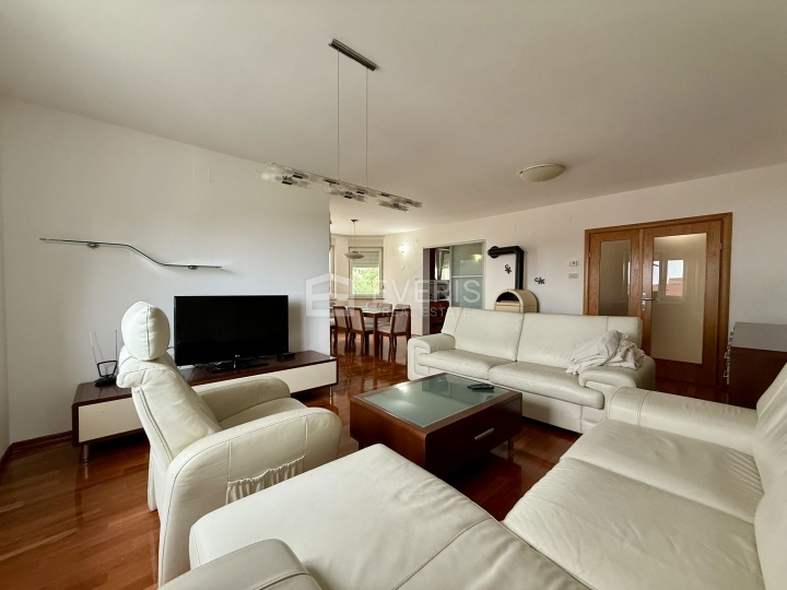 Kastav, Rešetari, stan 133 m2, 3S+DB