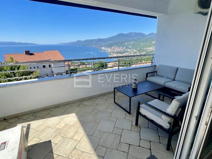 Kastav, Rubeši, stan 119 m2, 4S+DB, dvije garaže