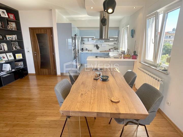 Kastav, Rubeši, stan 119 m2, 4S+DB, dvije garaže