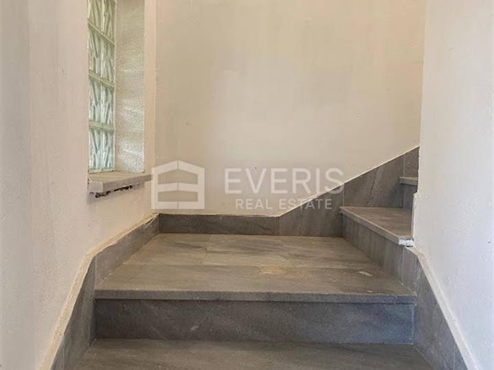 Matulji, samostojeća kuća 450 m2 s pogledom na more