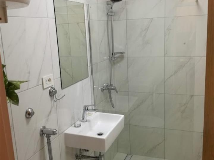 Studentima iznajmljujem garsonijeru