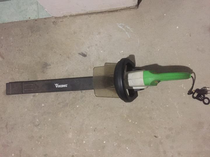 El. škare za živicu Viking 600