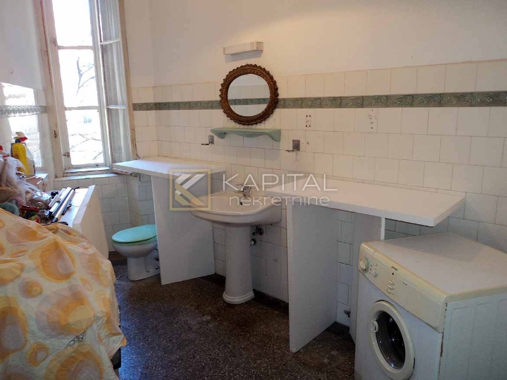 Centar-Potok, 4Skl. stan sa 2 balkona, 2. kat