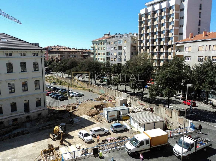 Centar-Potok, 4Skl. stan sa 2 balkona, 2. kat