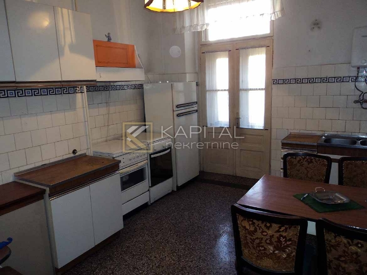 Centar-Potok, 4Skl. stan sa 2 balkona, 2. kat