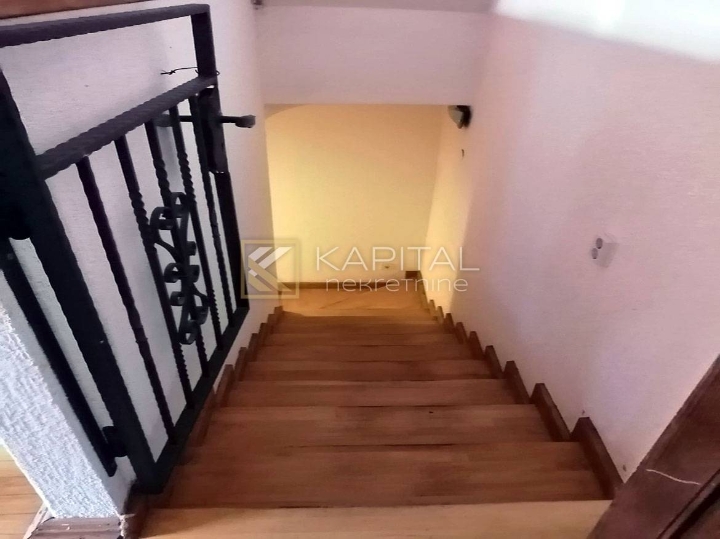 Viškovo, samostojeća kuća s 600 m2 okućnice