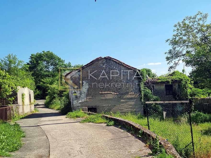 Prilika! Matulji - Pasjak, dvije kuće za adaptaciju