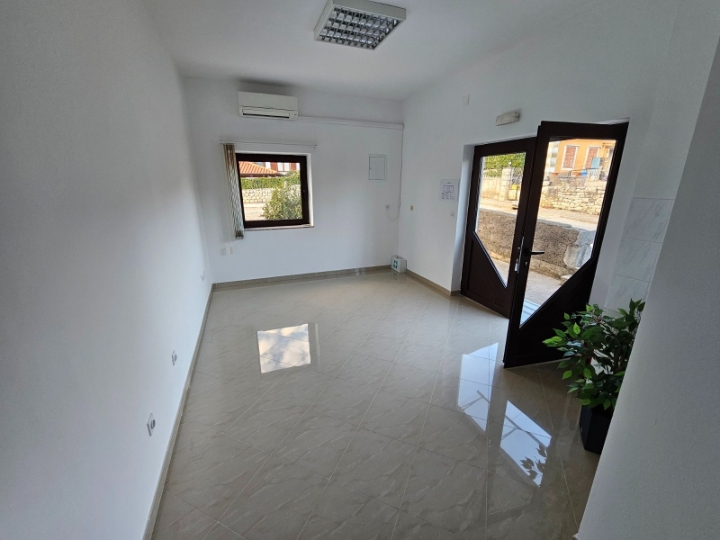 Pehlin, poslovni prostor