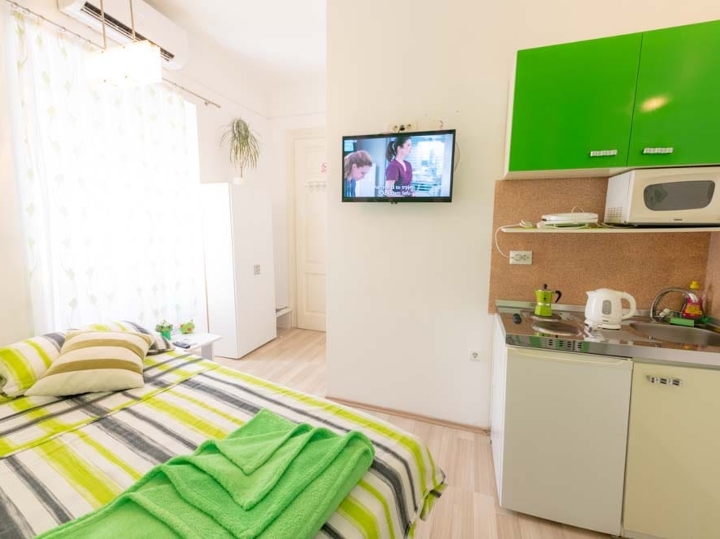 Moderna garsonijera, centar, šetnica Korzo, bez agencija!!