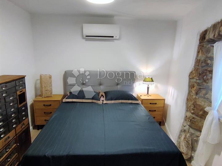 Omišalj - adaptirana i opremljena kamena starina