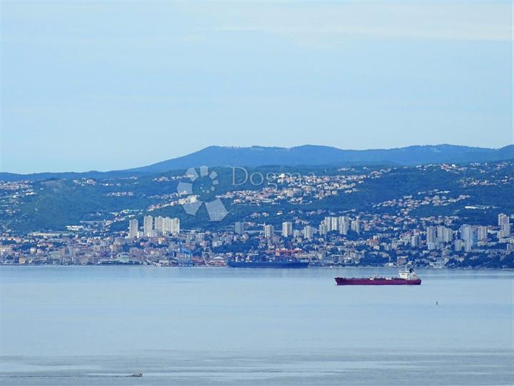 Omišalj - adaptirana i opremljena kamena starina