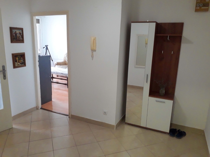 Dvosoban stan, bez agencija - Krnjevo