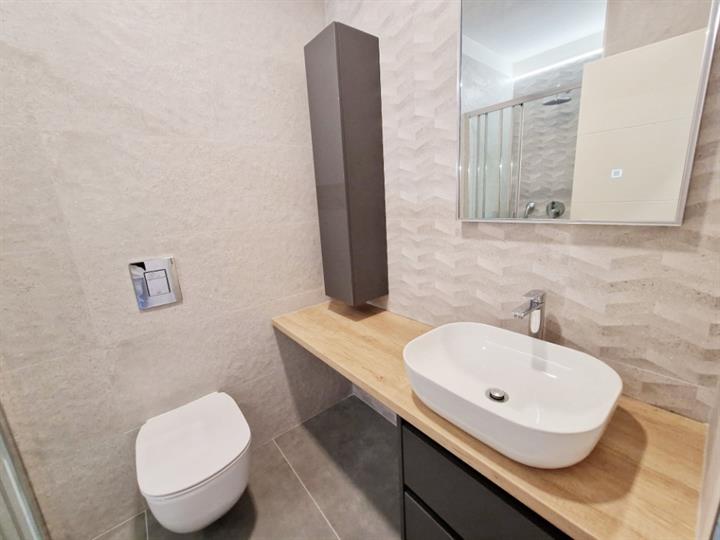 Centar, 45 m2, 1S+DB, sve novo