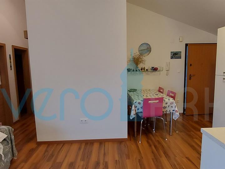 Šilo, otok Krk, stan 44 m2, pogled na more, bazen