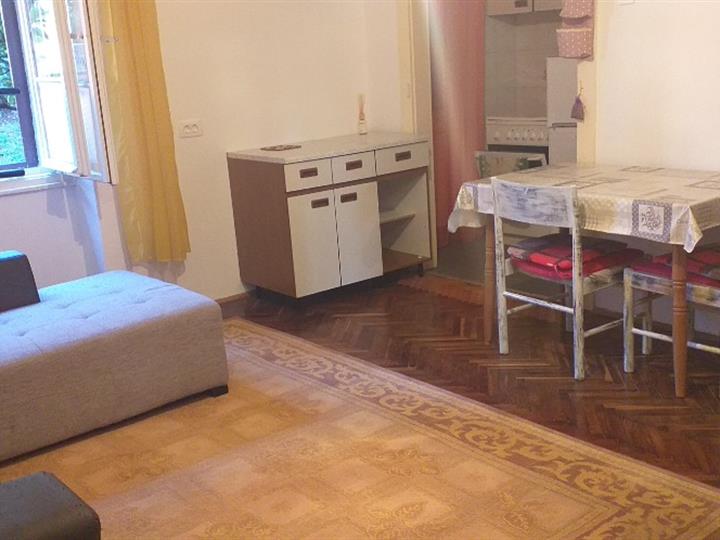 Garsonijeru, Belveder iznajmljujem