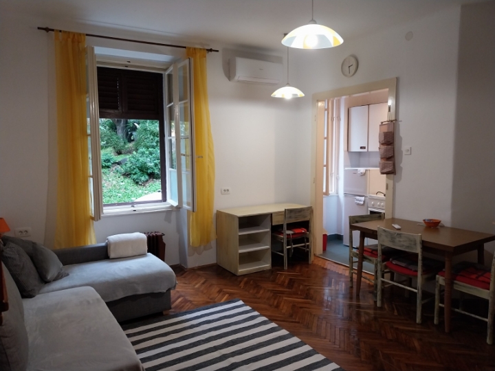 Garsonijeru, Belveder iznajmljujem